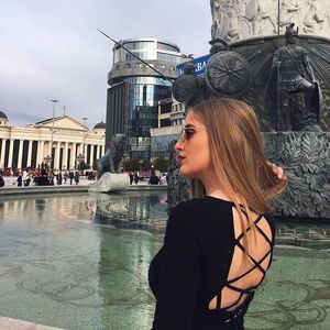 Meet your Posher, Arbenita